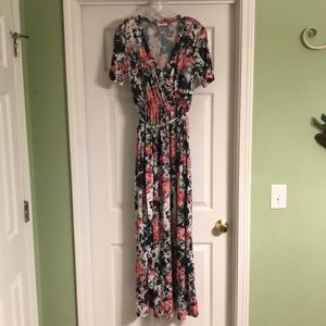 Ladies Sz Large maxi dress-new